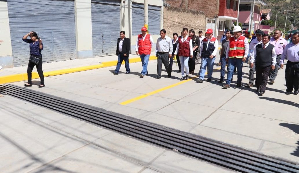 Pista-y-veredas-Carhuaz-1033x600