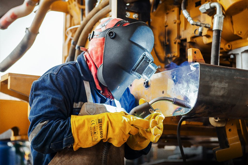 Soltrak, de Ferreycorp, amplía portafolio de marca propia Tecseg para seguridad industrial