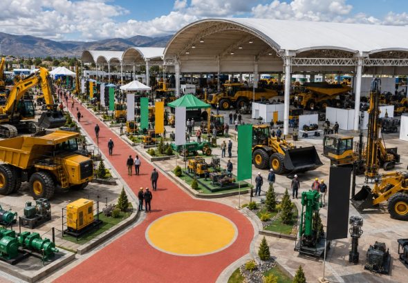 FERIA MINERA EN CANAAN - AYACUCHO