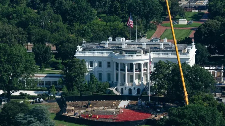 El programa de construcción de la Casa Blanca podría superar los 900 millones de dólares