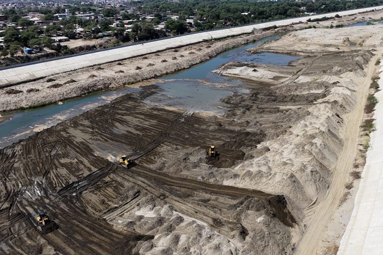 Ministerio de Vivienda inspecciona obras de agua y saneamiento en cuatro distritos de Lima