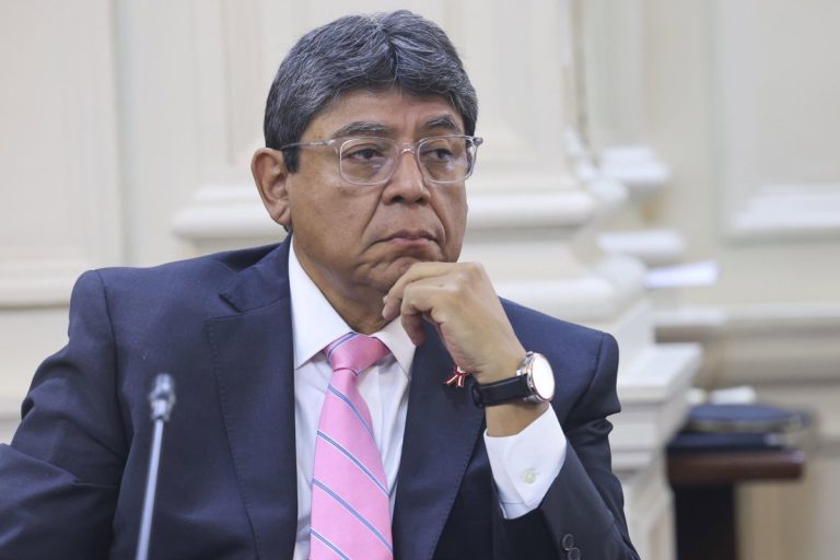 Perú.- Ministro de Economía anunciará hoy primeras medidas y prioridades económicas del sector
