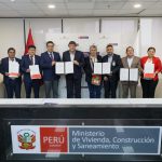 Ministerio de Vivienda suscribe convenios con nueve municipalidades para impulsar obras en agua y saneamiento rural