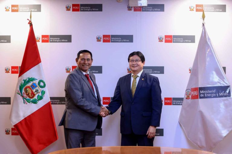 Minem prevé iniciar en 2027 electrificación rural en 297 localidades de Madre de Dios