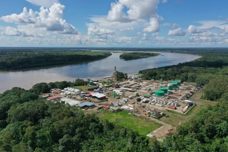 Perupetro suscribe convenio para evaluar hidrocarburos en Cuenca Marañón